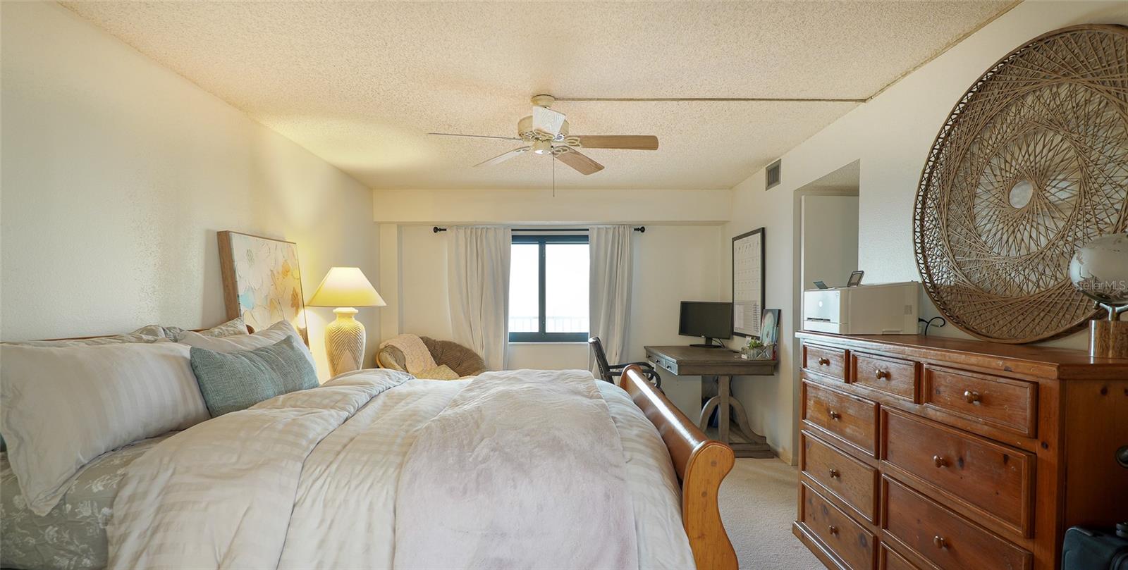 7541 - SUNSET TOWERS - Residential