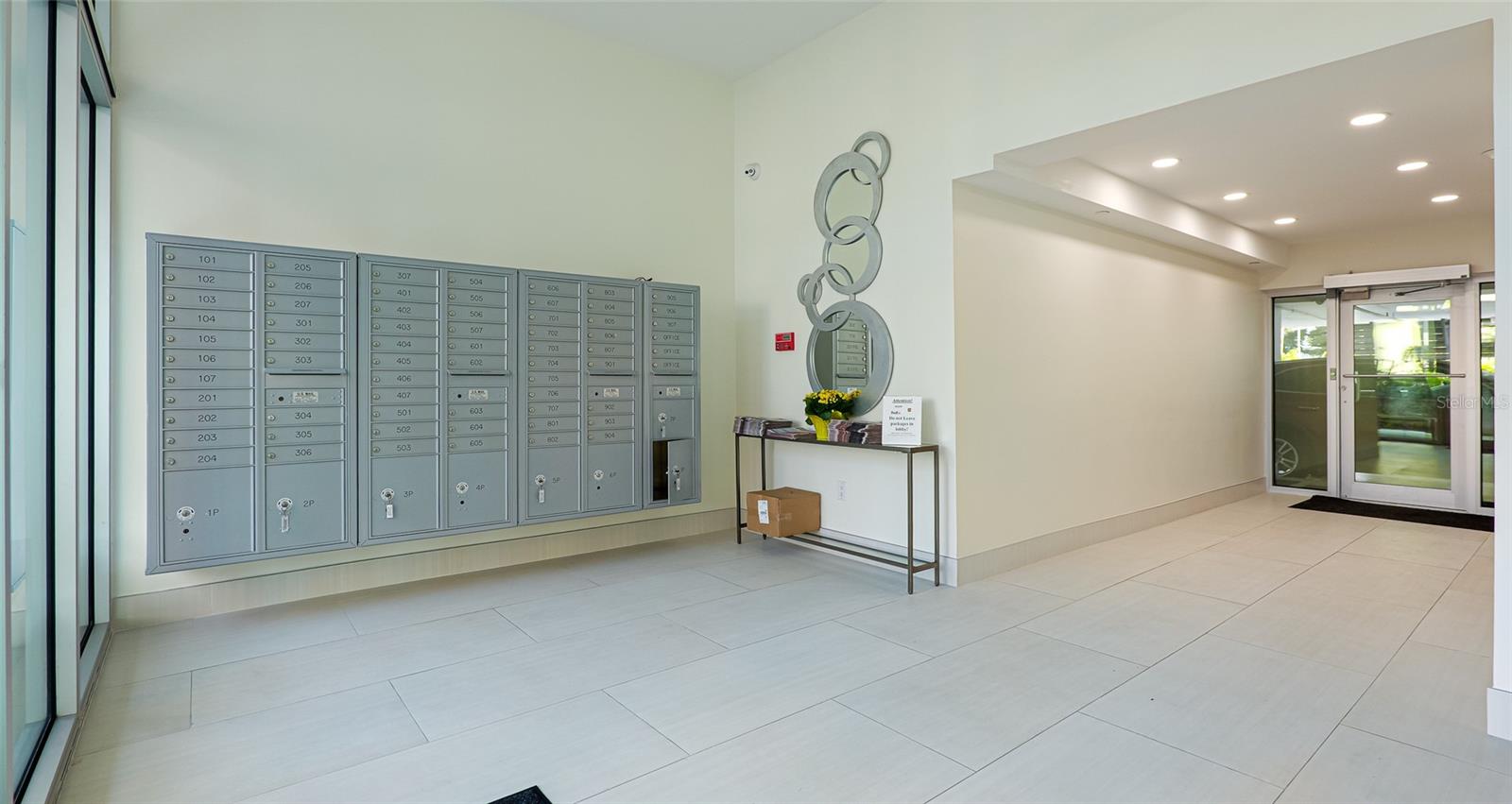 7541 - SUNSET TOWERS - Residential