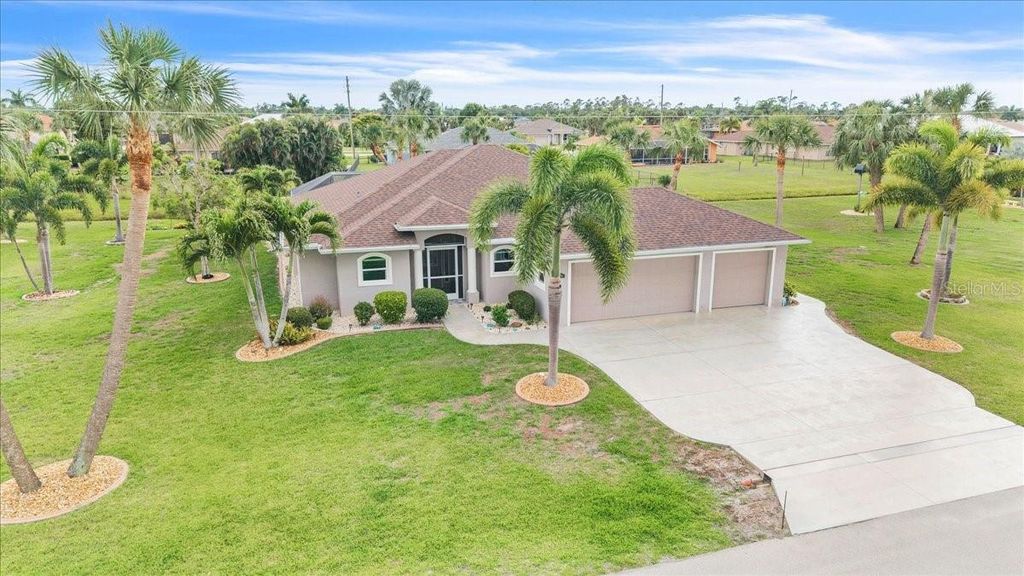 Photo of 519 W Cashew, Punta Gorda, FL 33955 (MLS # C7525163)