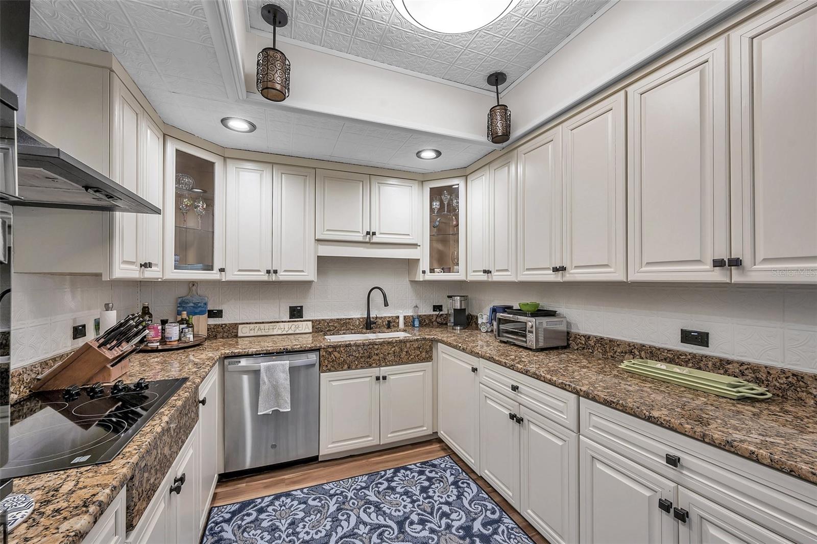 BAYFRONT TOWER CONDO - Residential Lease