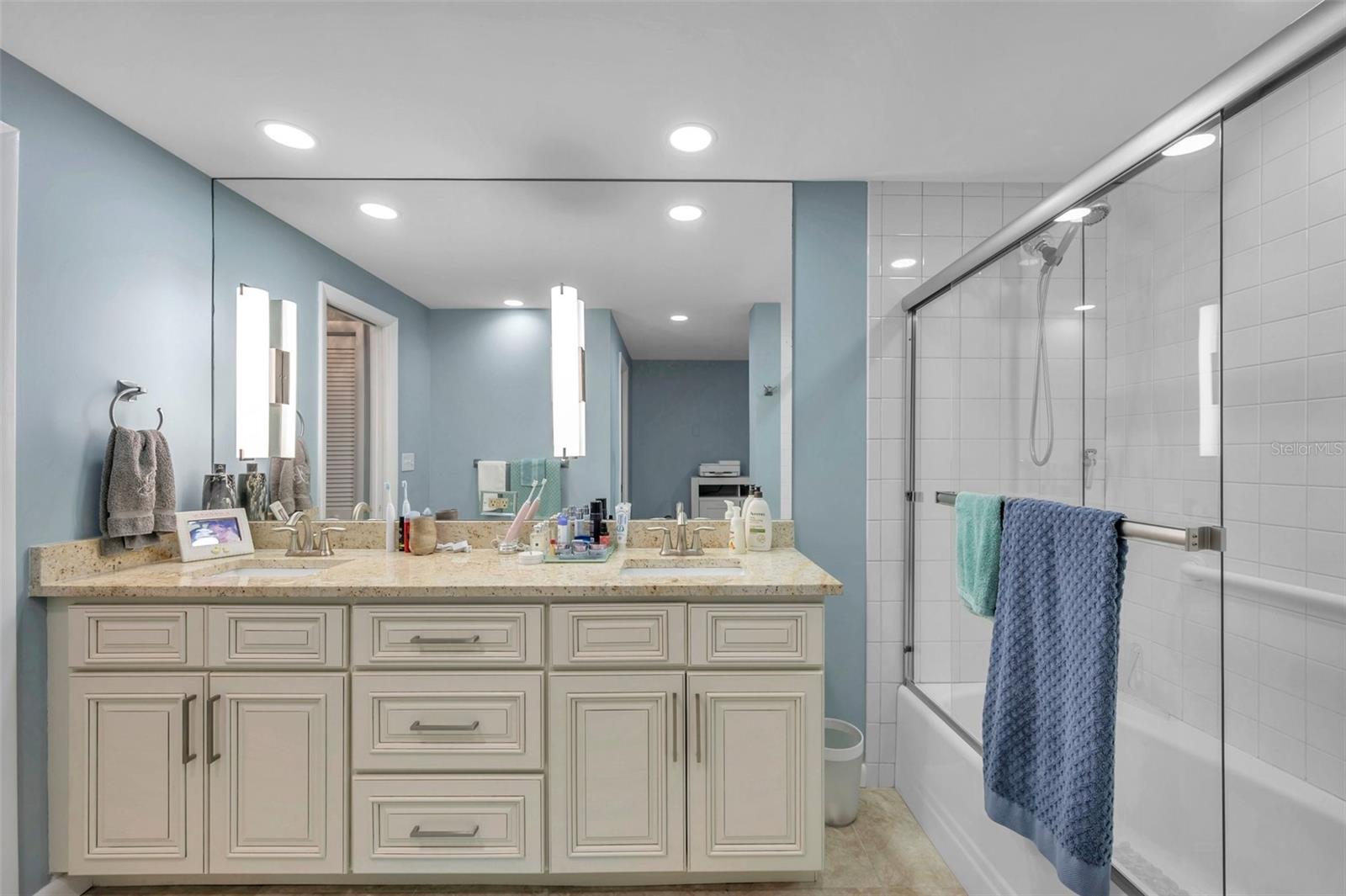 BAYFRONT TOWER CONDO - Residential Lease