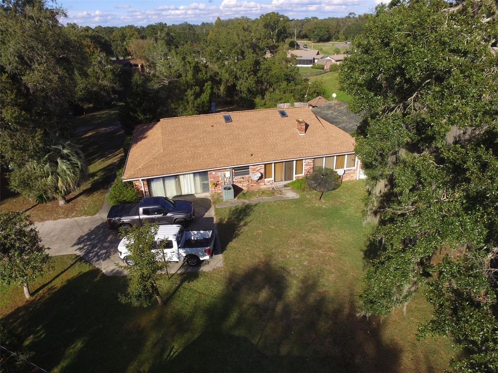 Photo of 35412 Crescent Drive, Fruitland Park, FL 34731 (MLS # O6363023)
