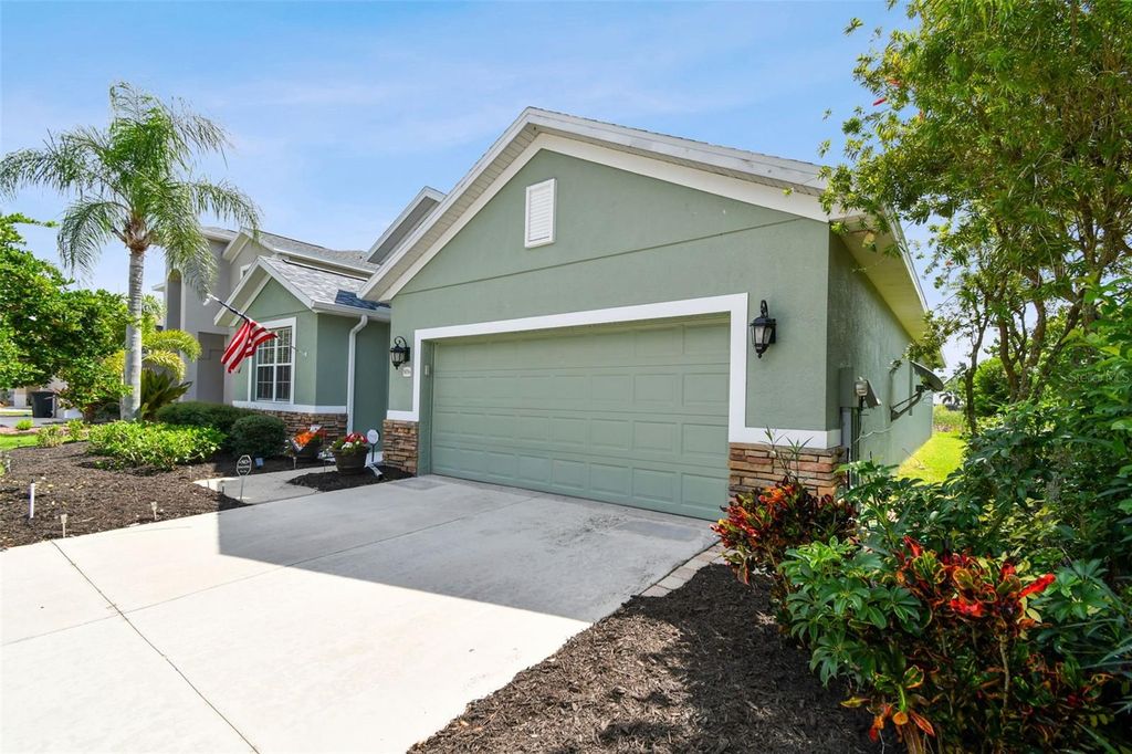 Photo of 5056 Lakehurst Court, Palmetto, FL 34221 (MLS # A4688779)