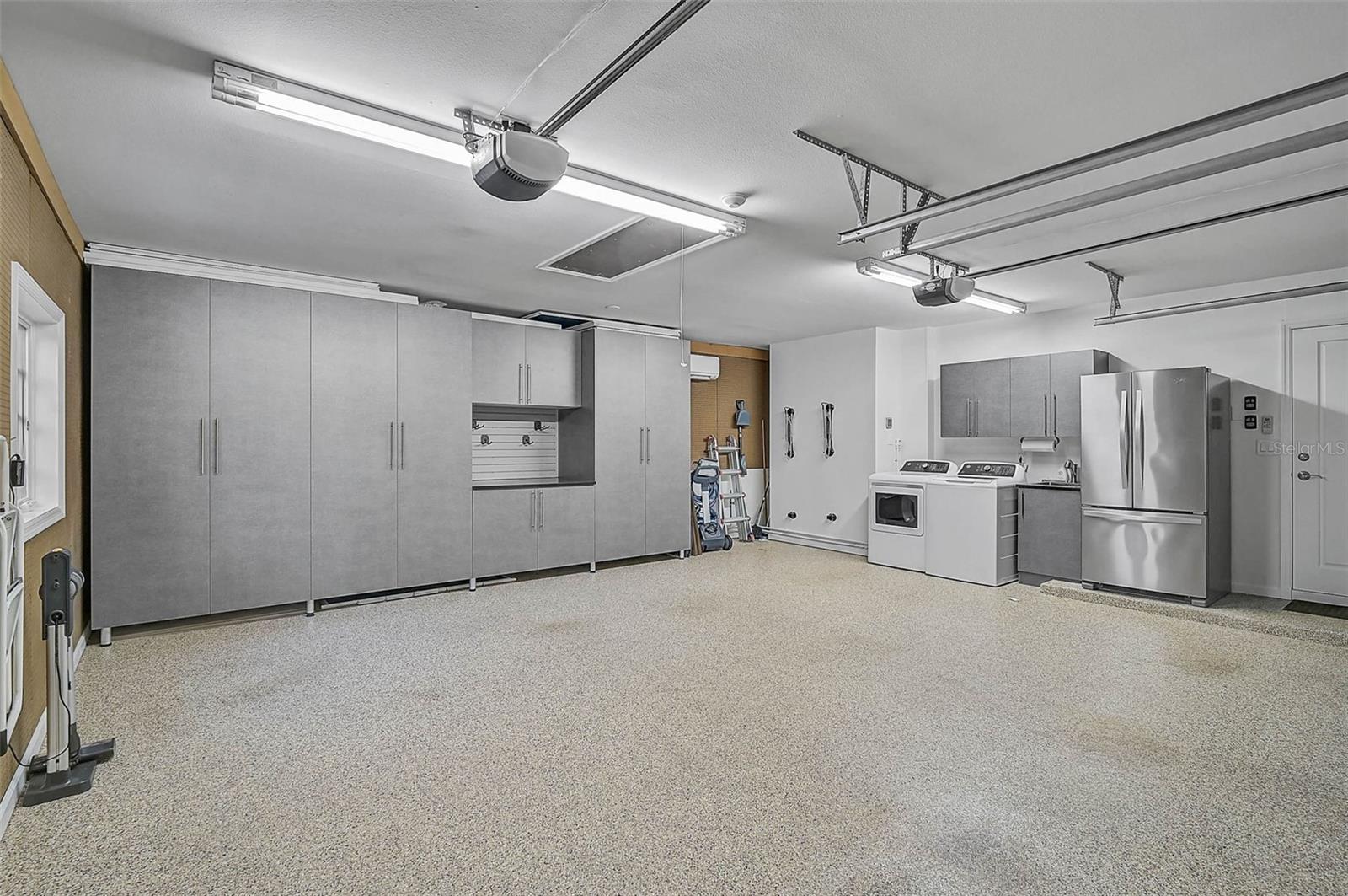 OYSTER BAY ESTATES - Residential