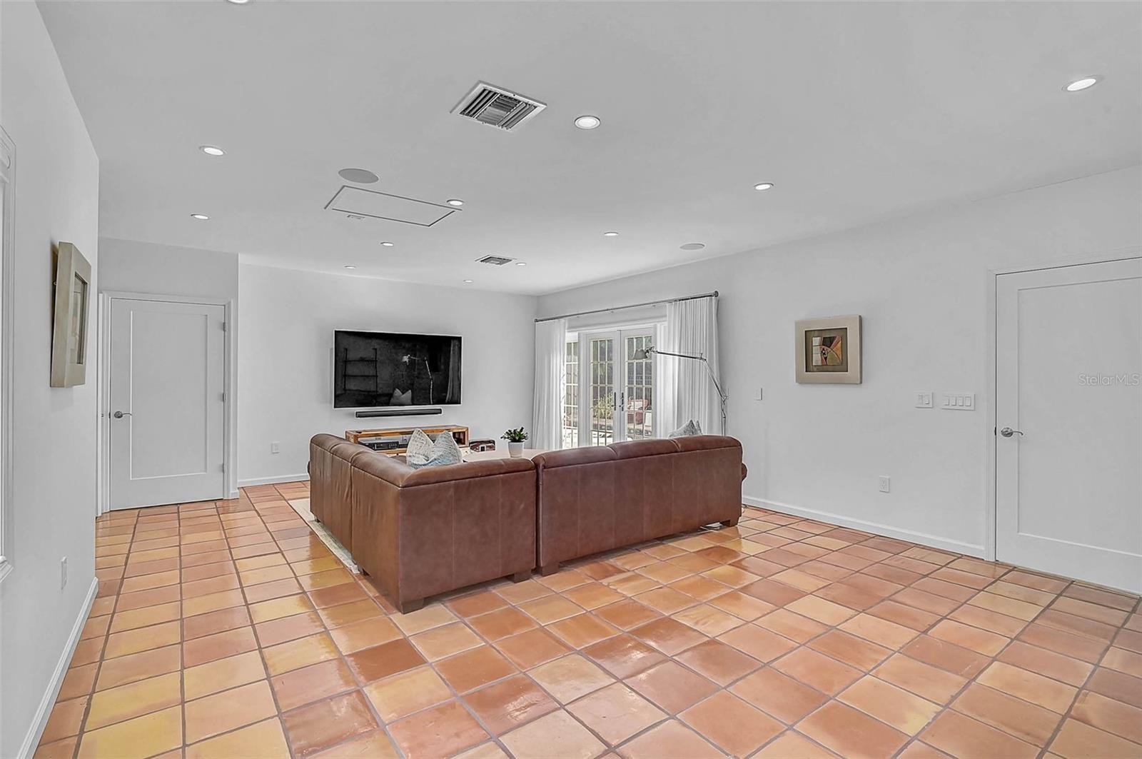 OYSTER BAY ESTATES - Residential