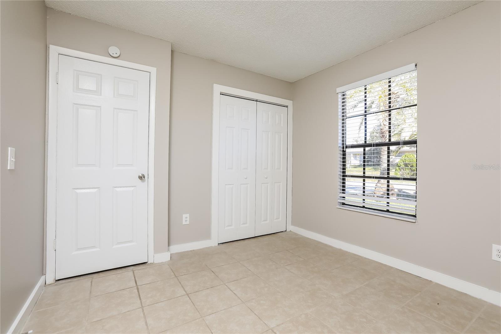 DELTONA LAKES UNIT 65 - Residential Lease