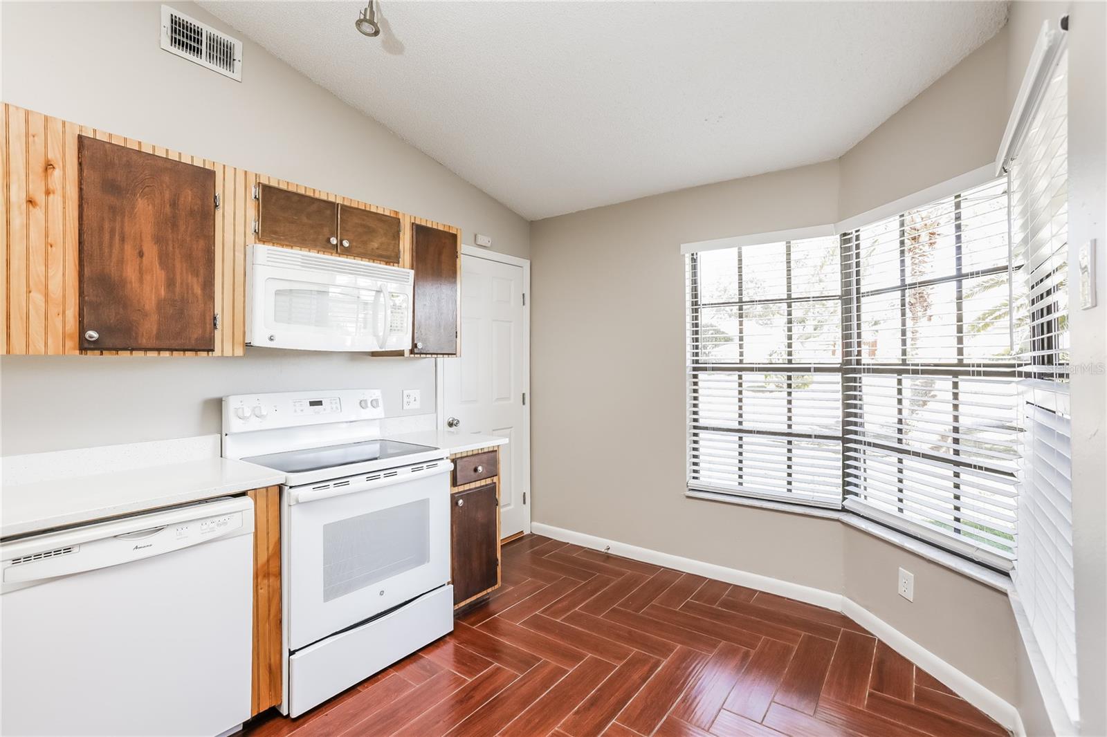 DELTONA LAKES UNIT 65 - Residential Lease