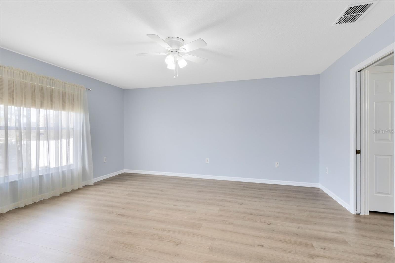 GROVELAND HIDDEN LAKES ESTATES - Residential