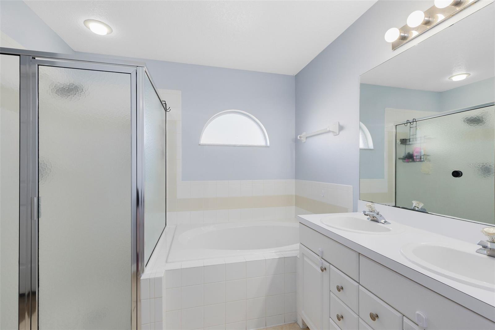 GROVELAND HIDDEN LAKES ESTATES - Residential