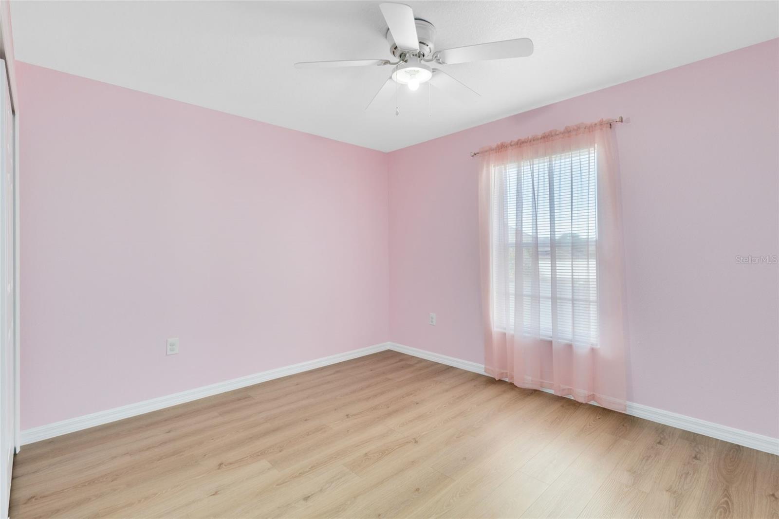 GROVELAND HIDDEN LAKES ESTATES - Residential