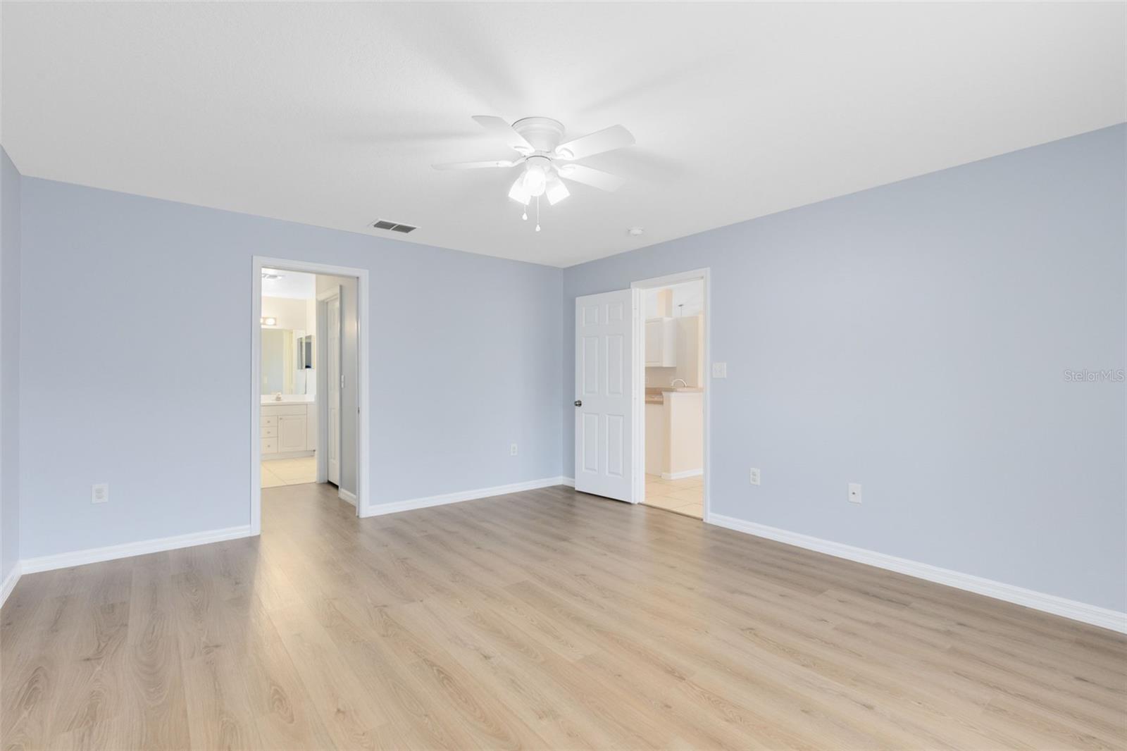 GROVELAND HIDDEN LAKES ESTATES - Residential