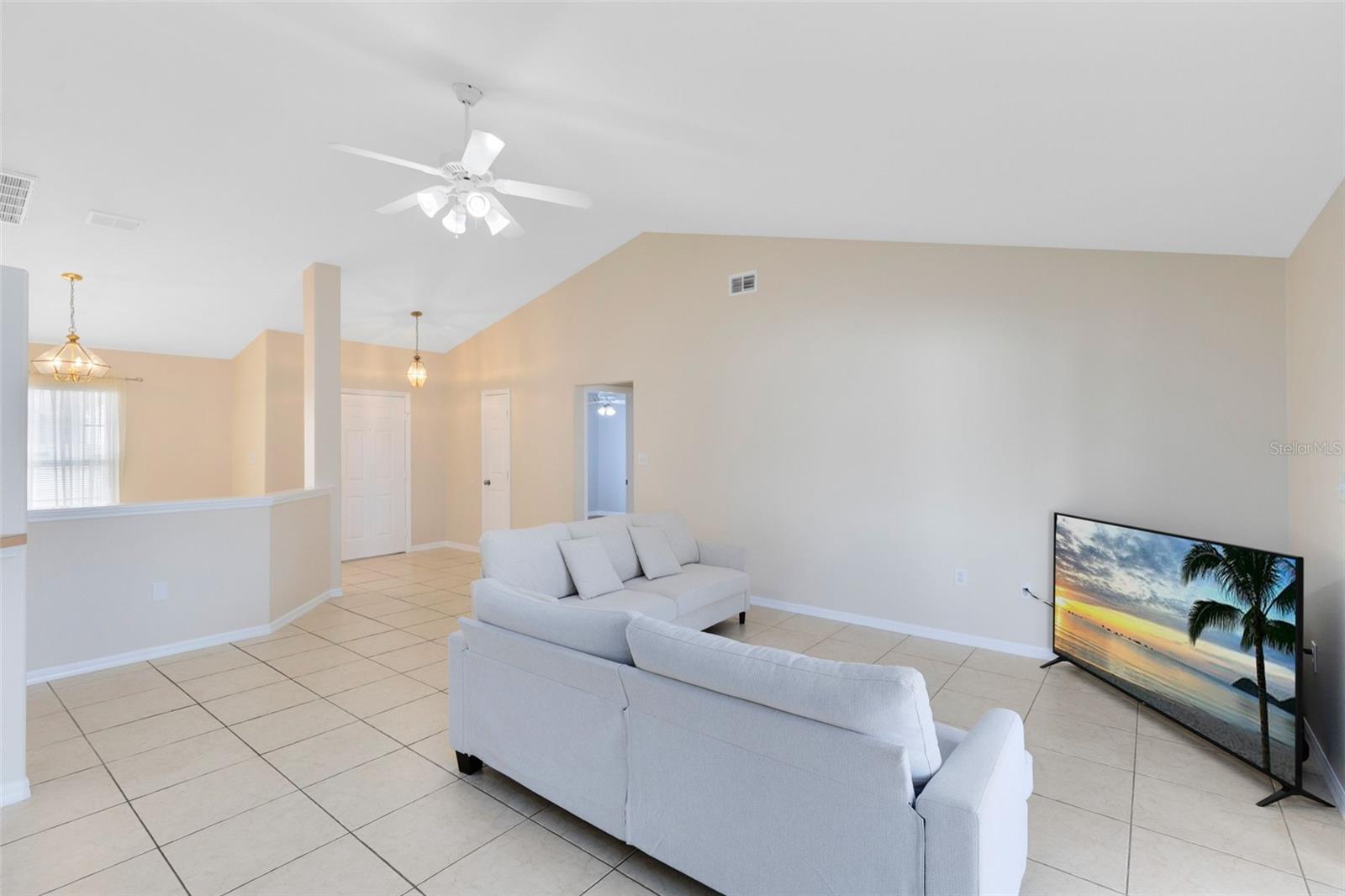 GROVELAND HIDDEN LAKES ESTATES - Residential