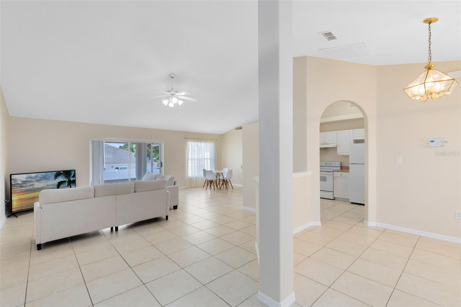 GROVELAND HIDDEN LAKES ESTATES - Residential