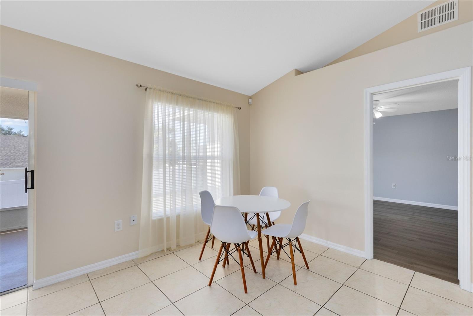 GROVELAND HIDDEN LAKES ESTATES - Residential