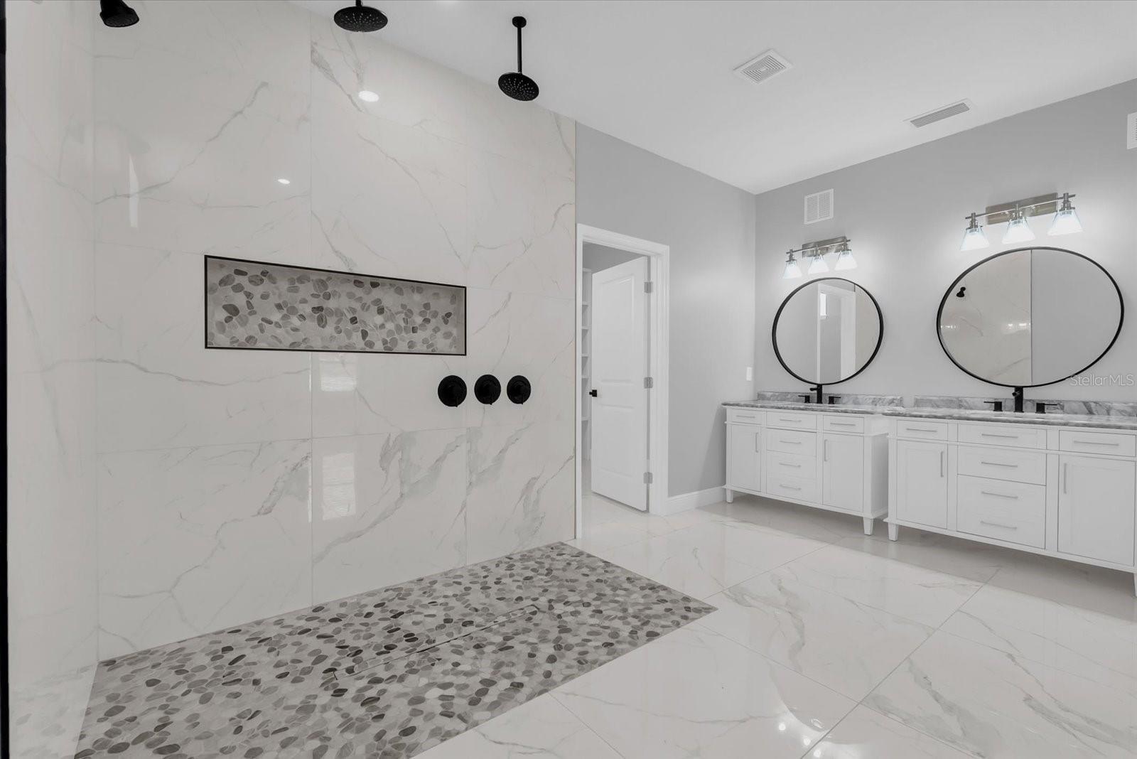 ACERAGE - Residential