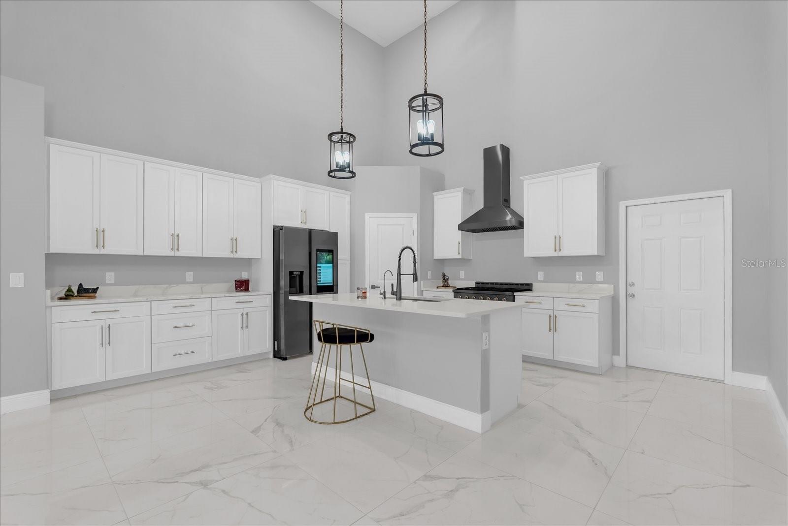 ACERAGE - Residential