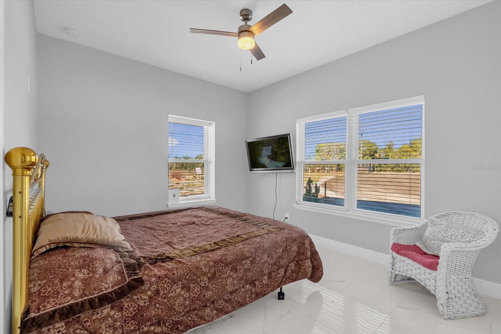 ACERAGE - Residential