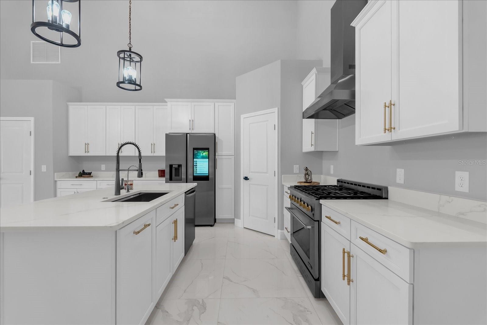 ACERAGE - Residential