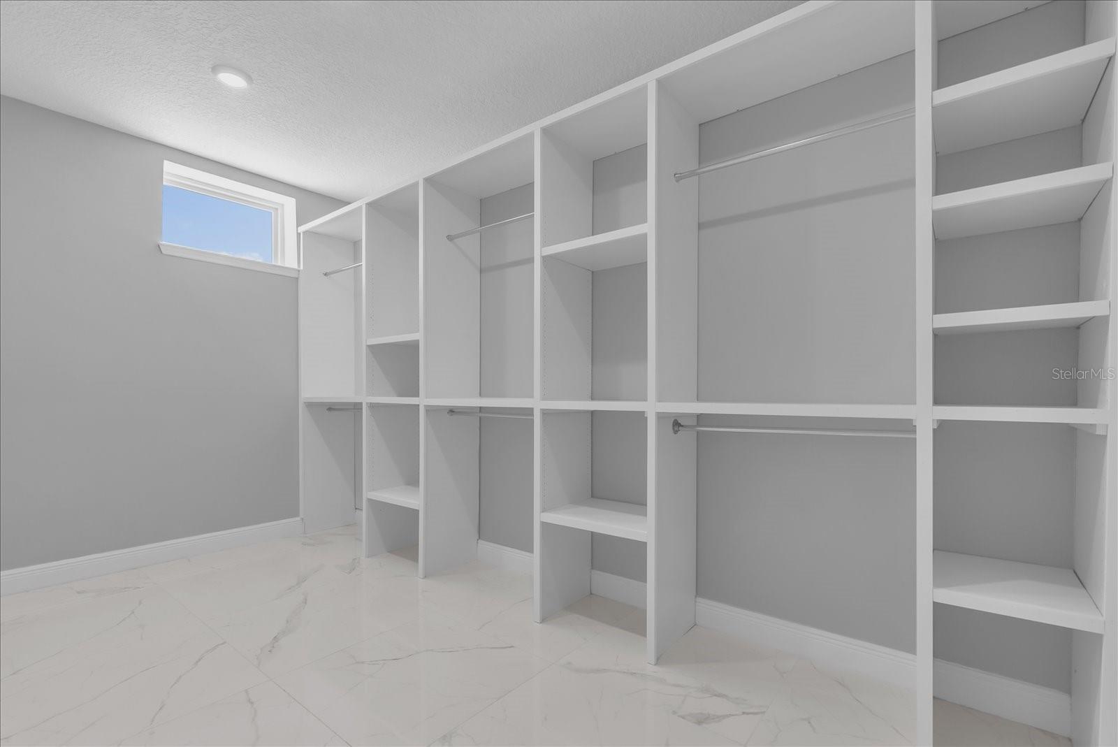 ACERAGE - Residential