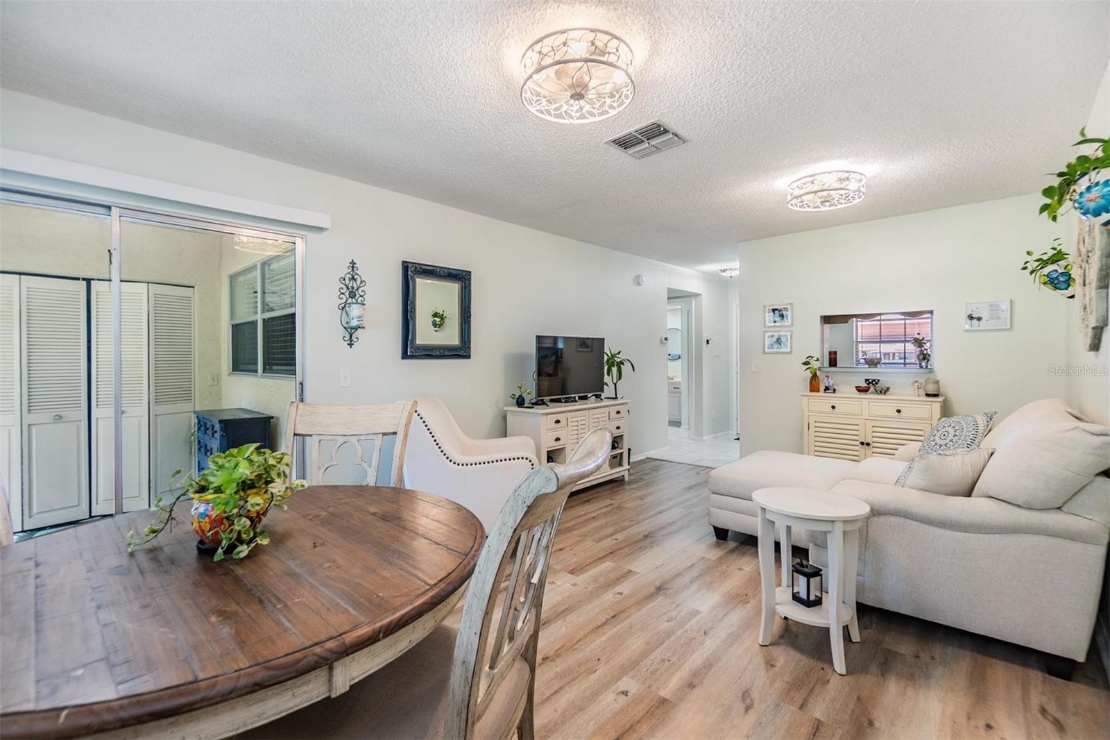 1159 MONTROSE PLACE