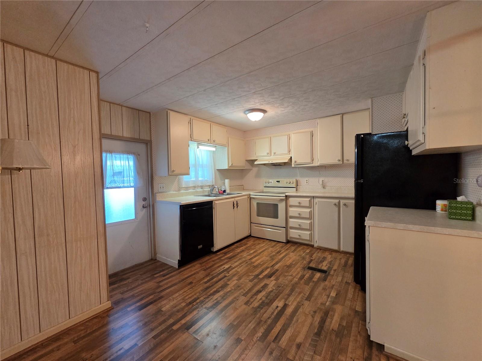 LAKE RICH VILLAGE MOBILE HOME PARK UNREC - Residential