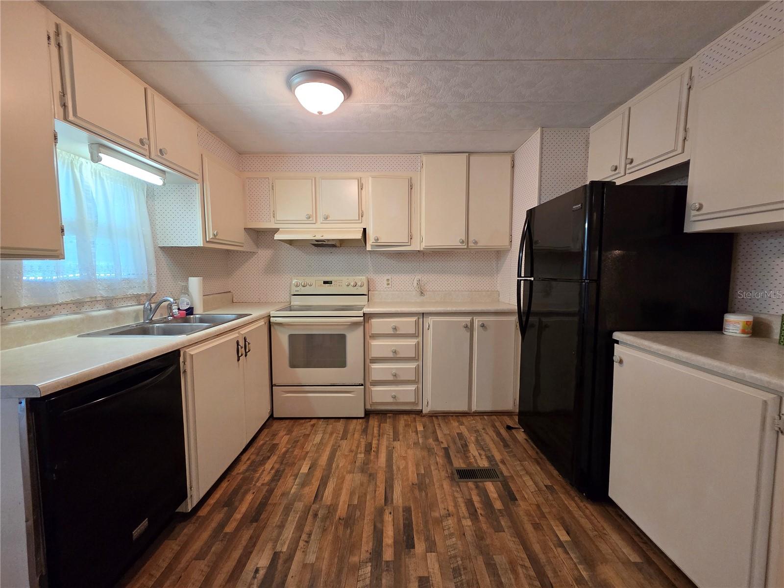 LAKE RICH VILLAGE MOBILE HOME PARK UNREC - Residential