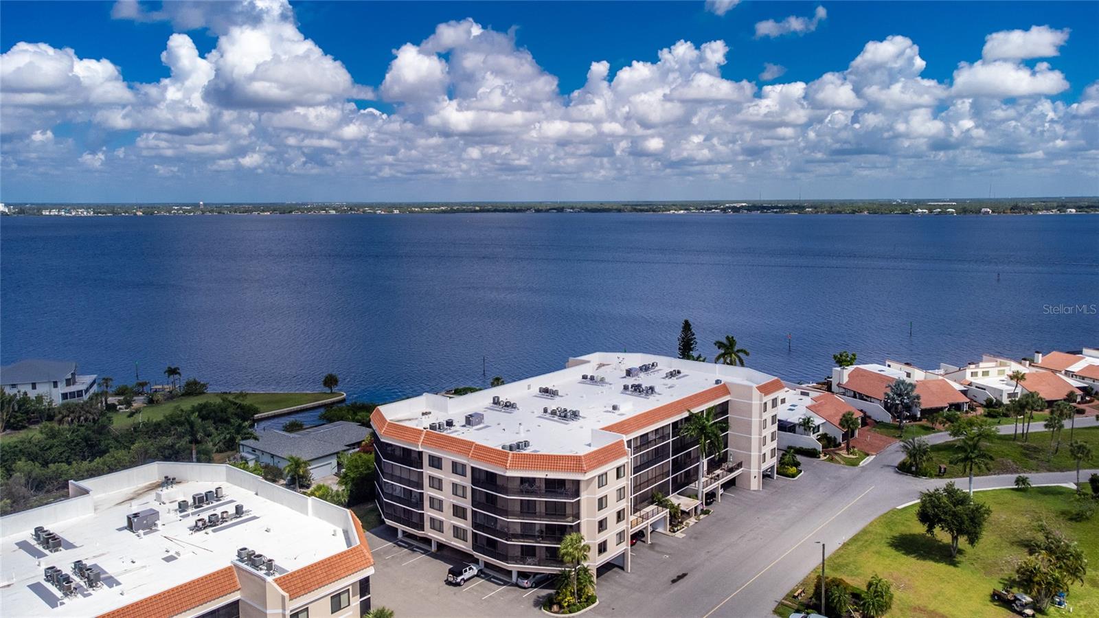 EMERALD POINTE PH 06 BLDG F - Residential