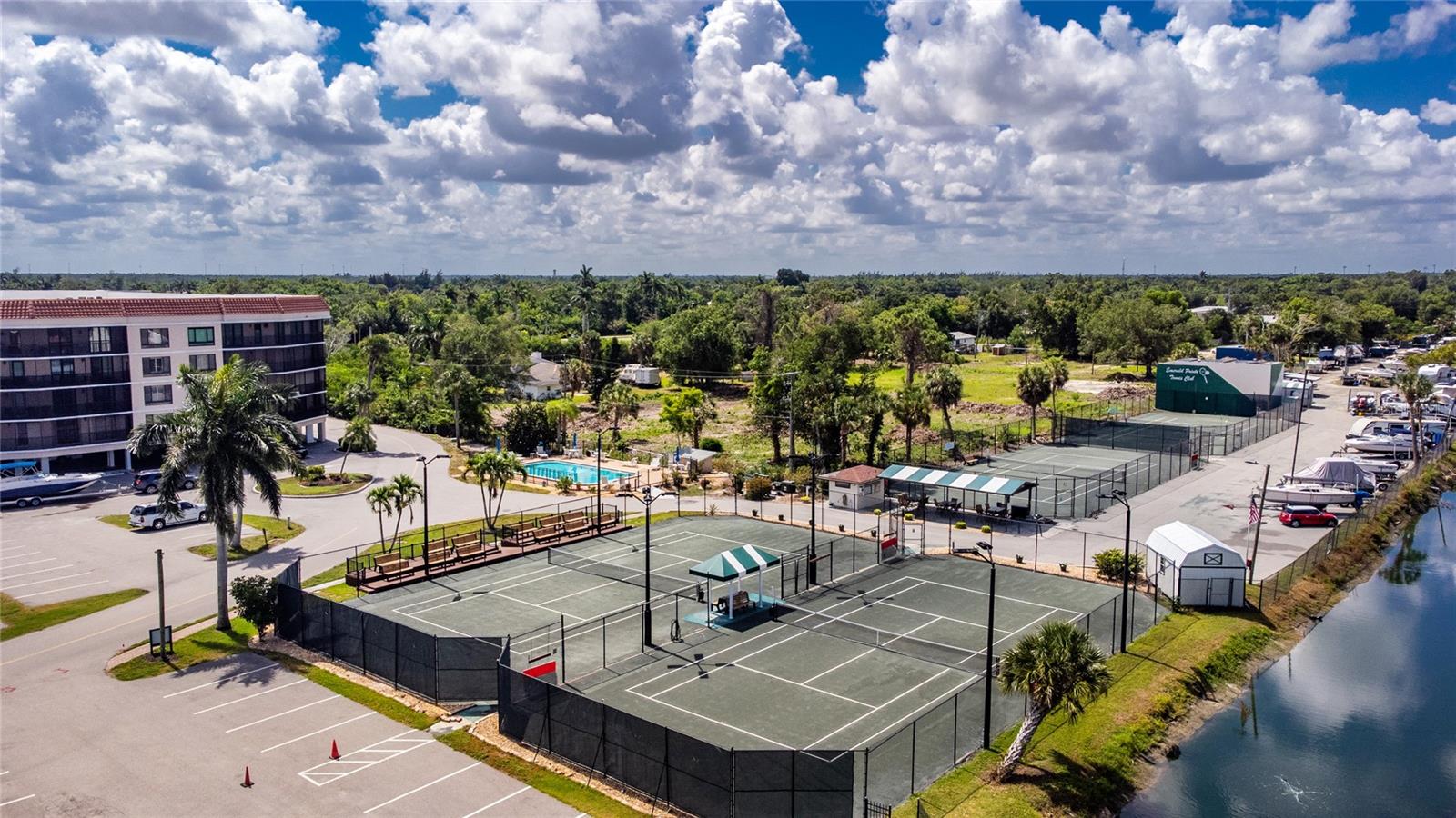 EMERALD POINTE PH 06 BLDG F - Residential