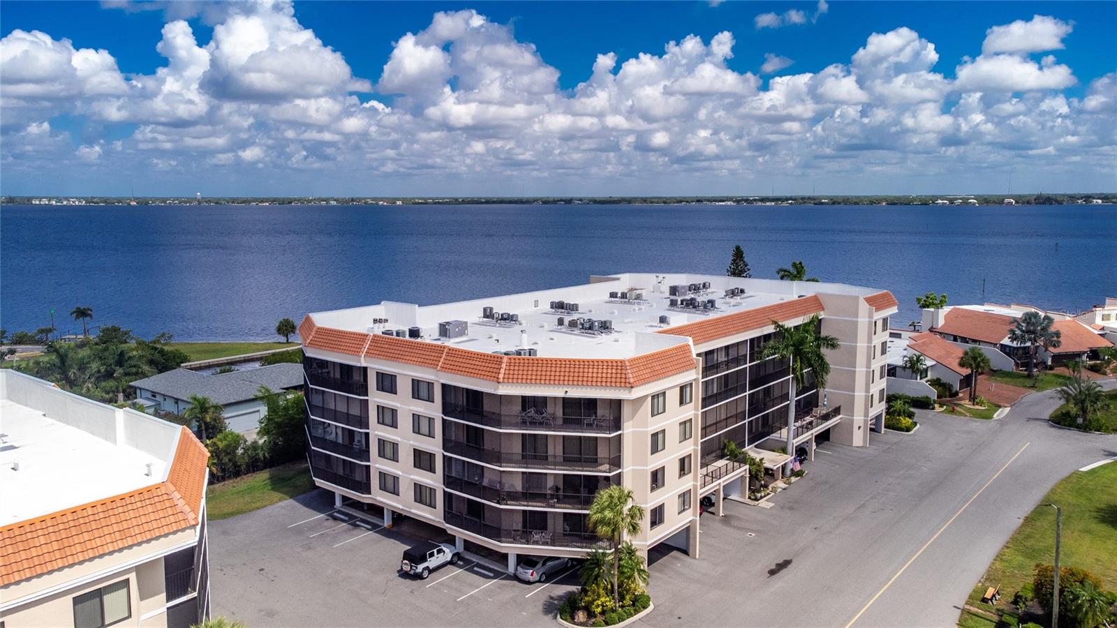 EMERALD POINTE PH 06 BLDG F - Residential