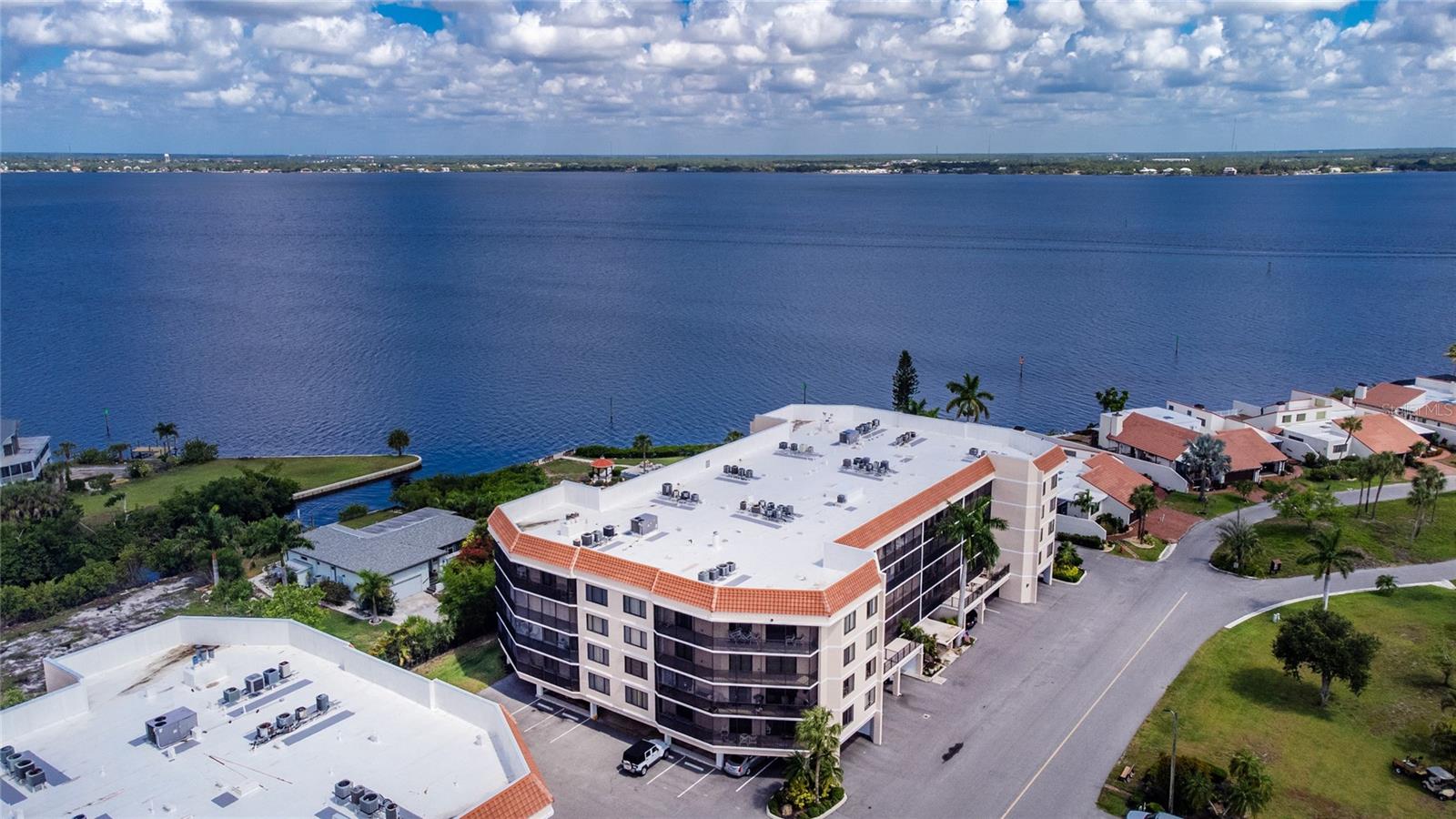 EMERALD POINTE PH 06 BLDG F - Residential