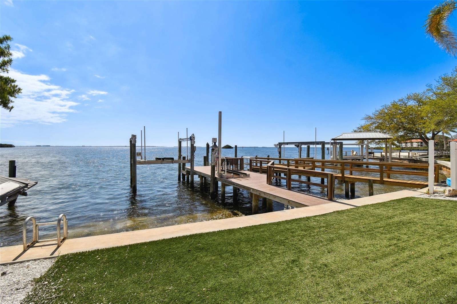 BAYWOOD VILLAGE - Residential