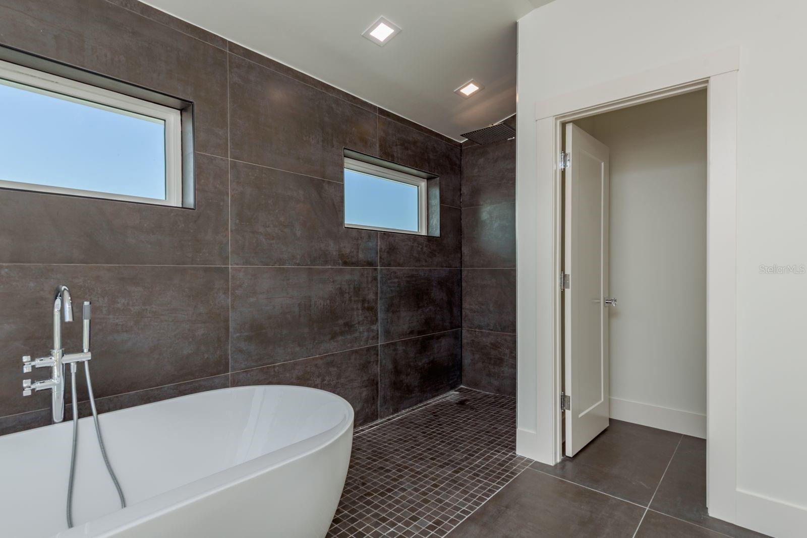 SHORE ACRES OVERLOOK SEC - Residential