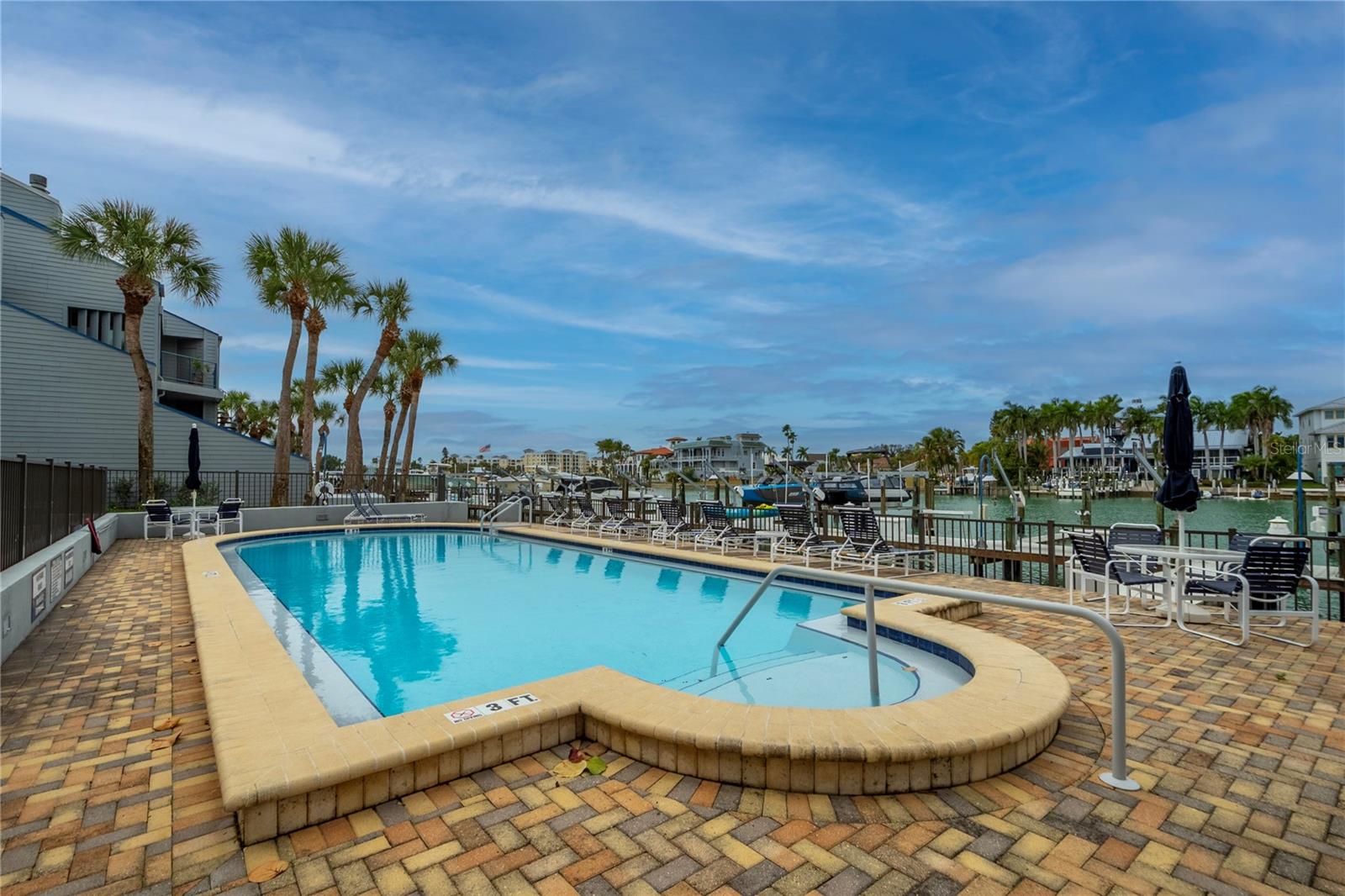 PORT TIERRA CONDO - Residential