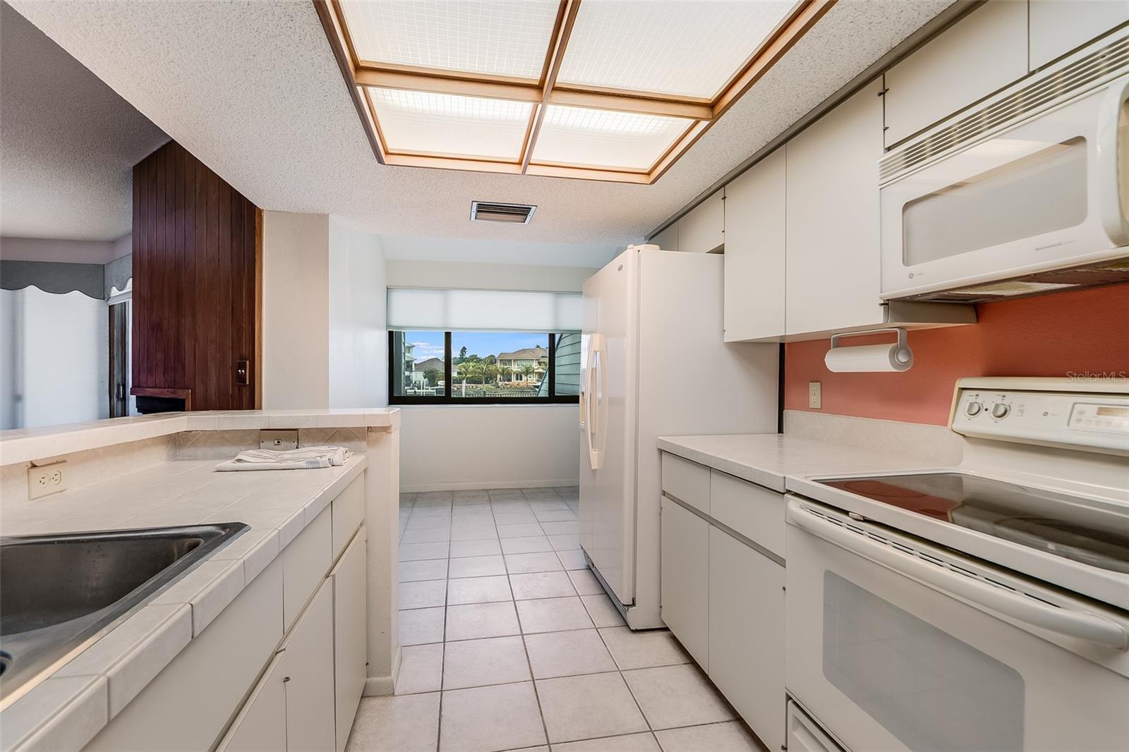 PORT TIERRA CONDO - Residential