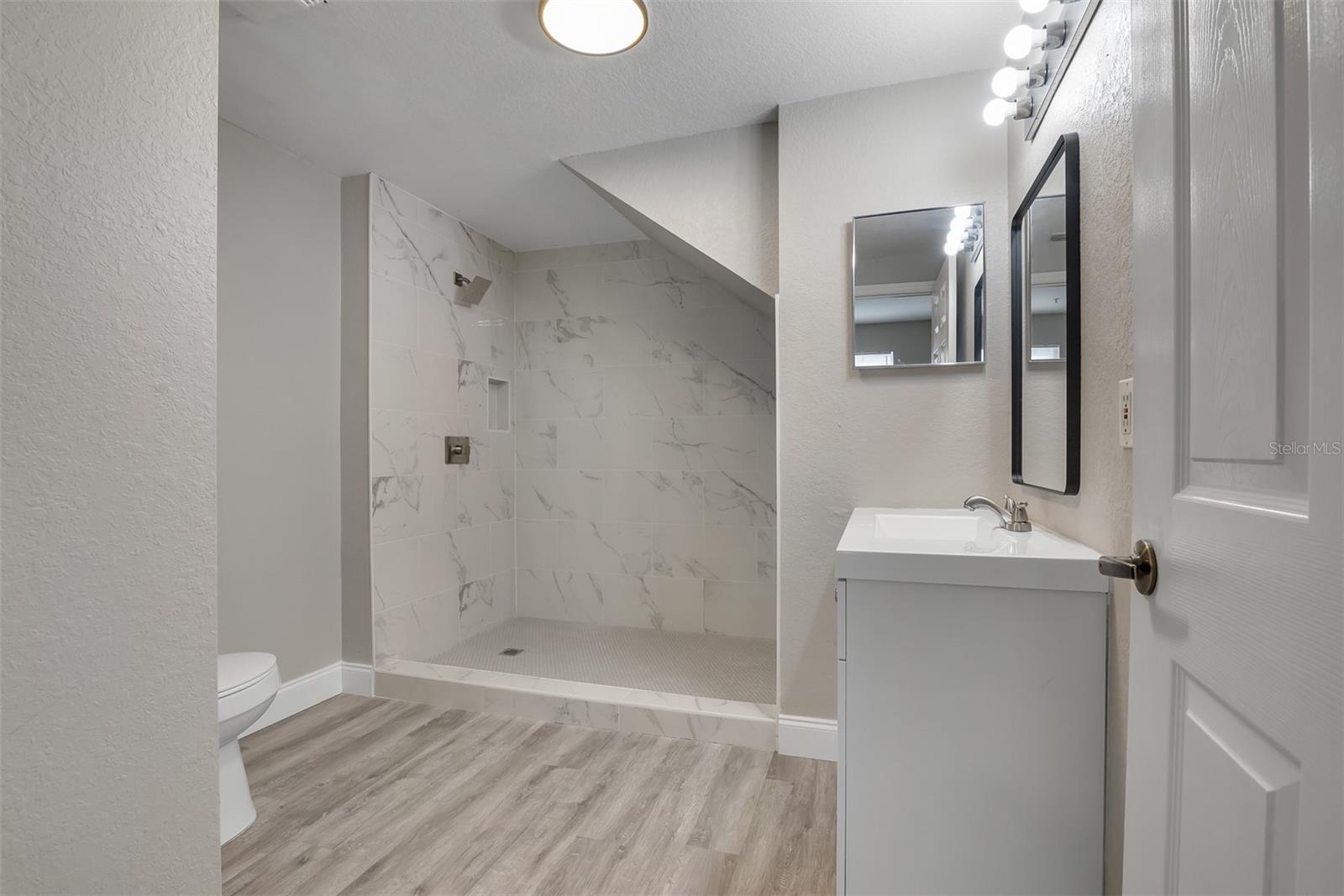 VENETIAN BAY VILLAGE PH 01 - Residential Lease