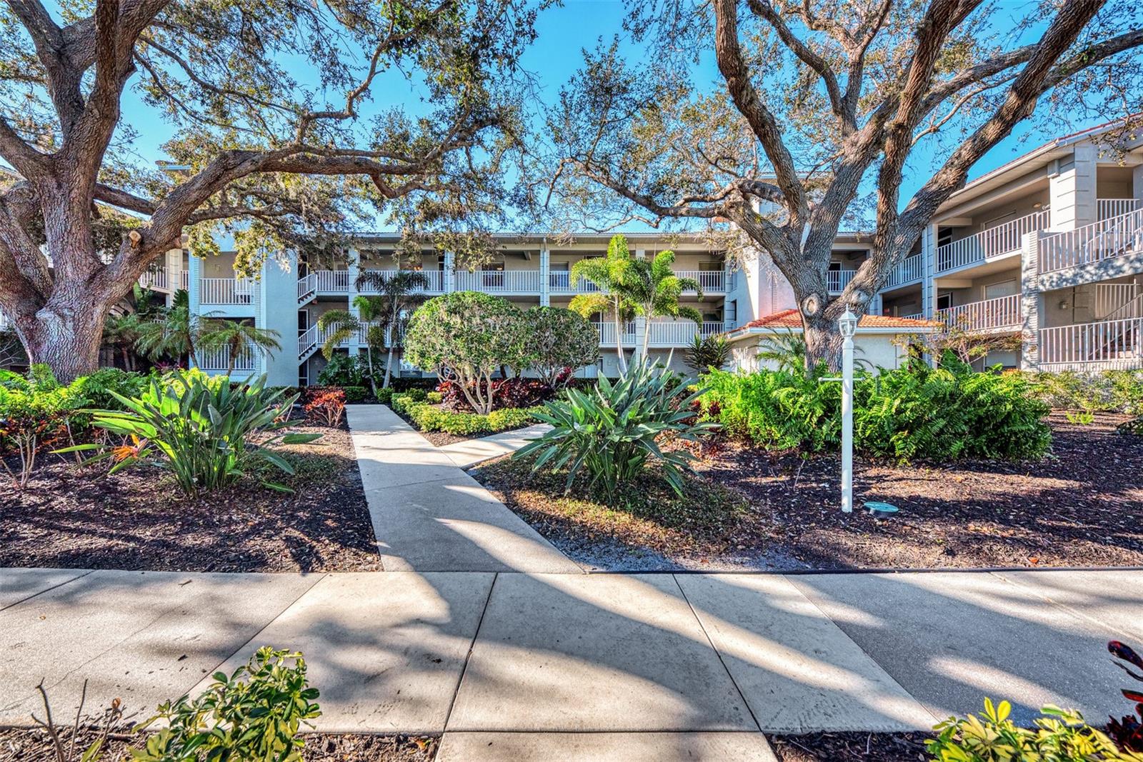 9300 CLUBSIDE CIRCLE 1303