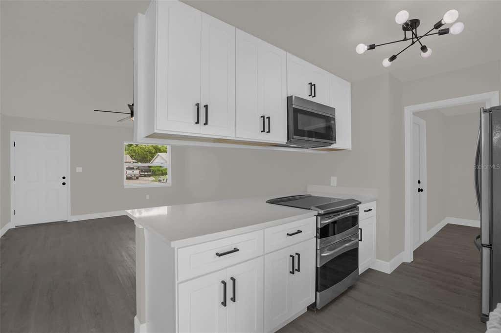 Photo of 1223 S Oxalis Avenue, Orlando, FL 32807 (MLS # O6414310)
