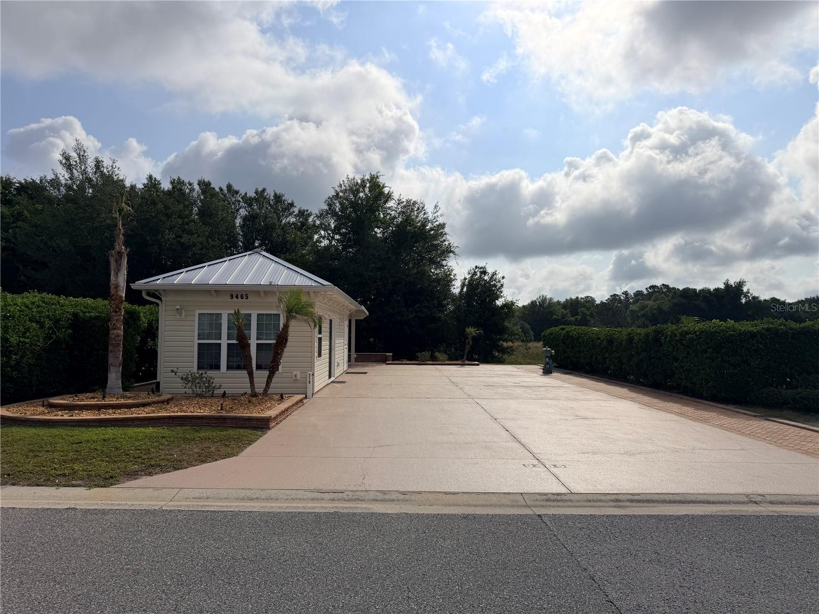 FLORIDA GRANDE MOTOR COACH RESIDENCE - Land