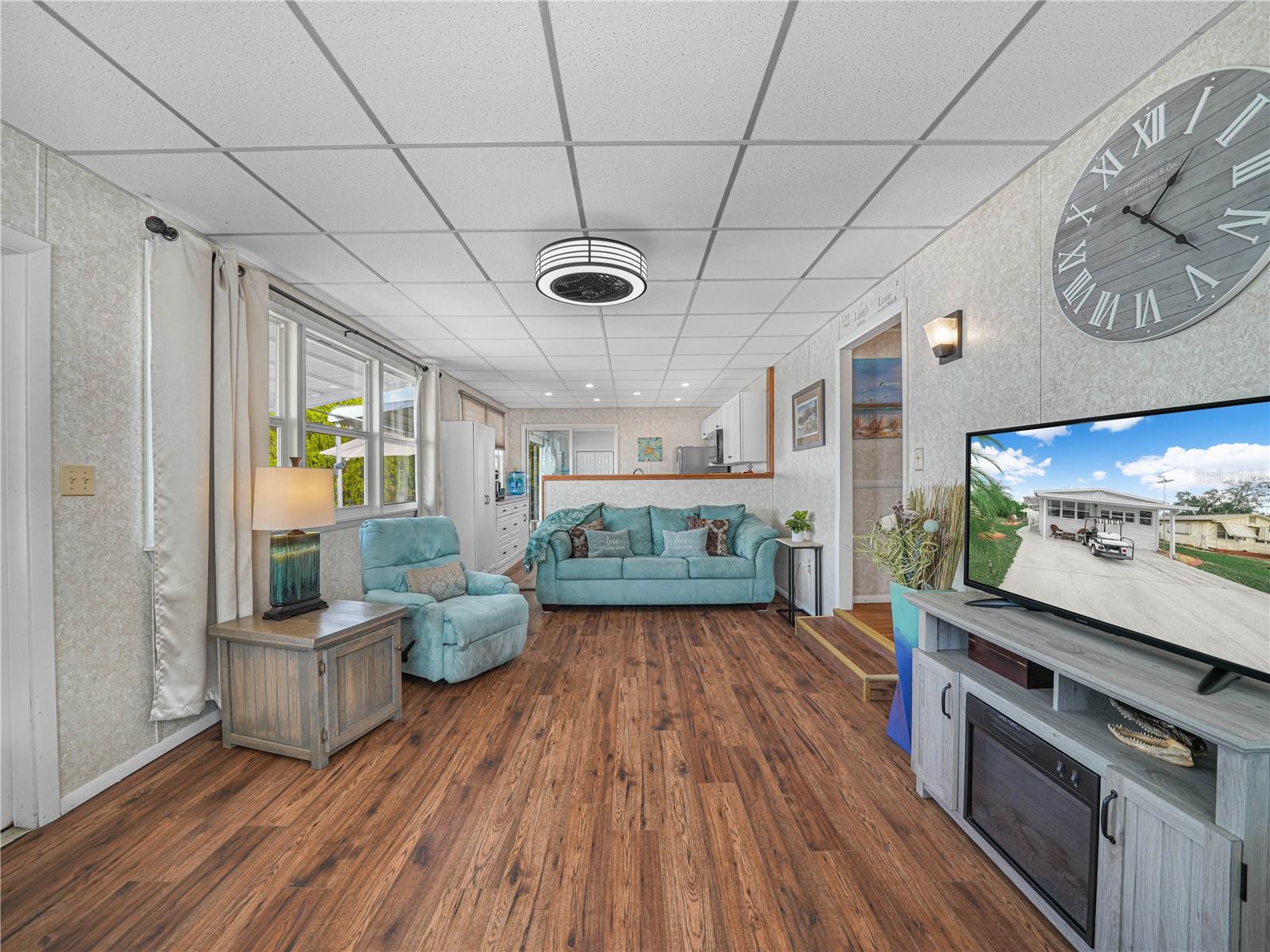 SADDLEBAG LAKE - Residential