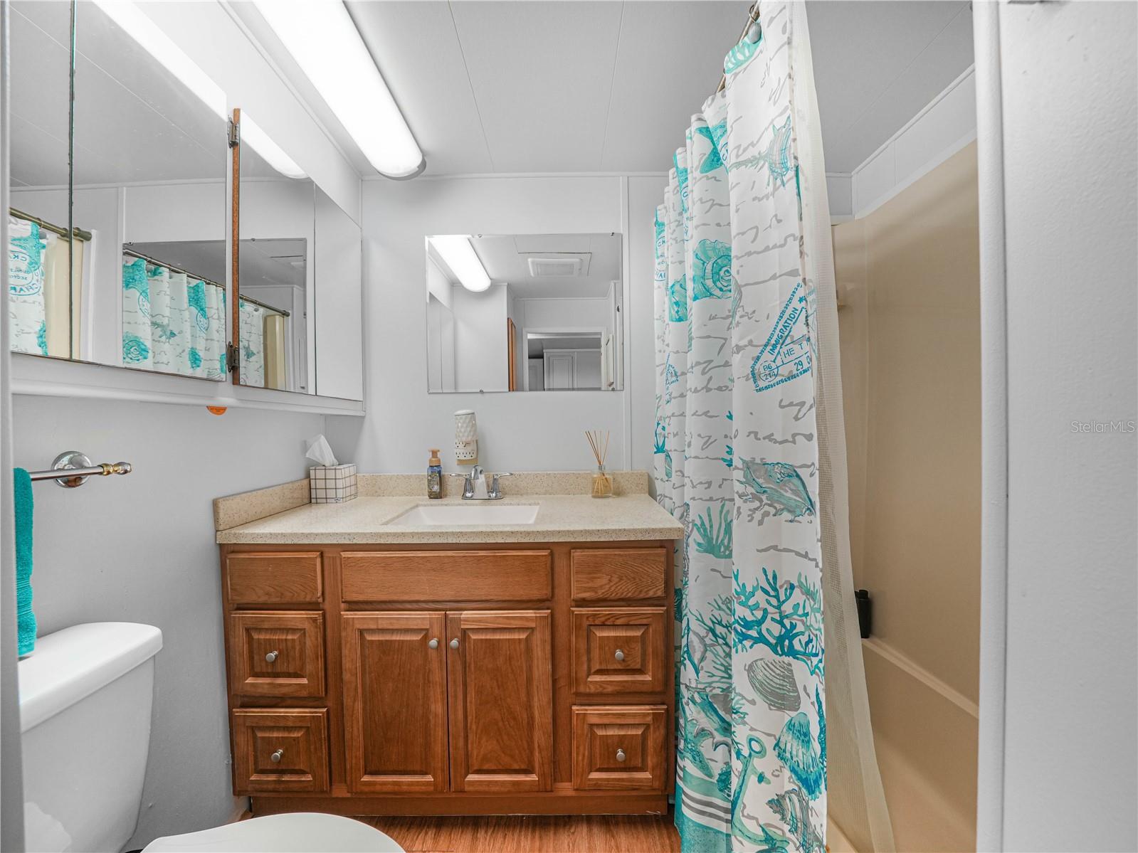 SADDLEBAG LAKE - Residential