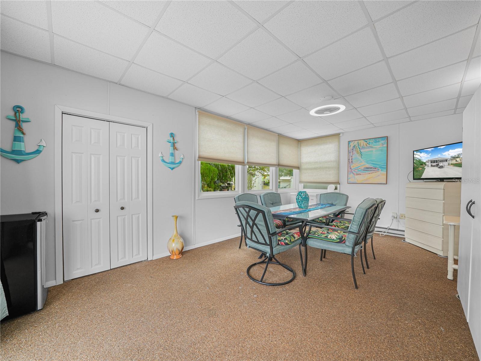 SADDLEBAG LAKE - Residential