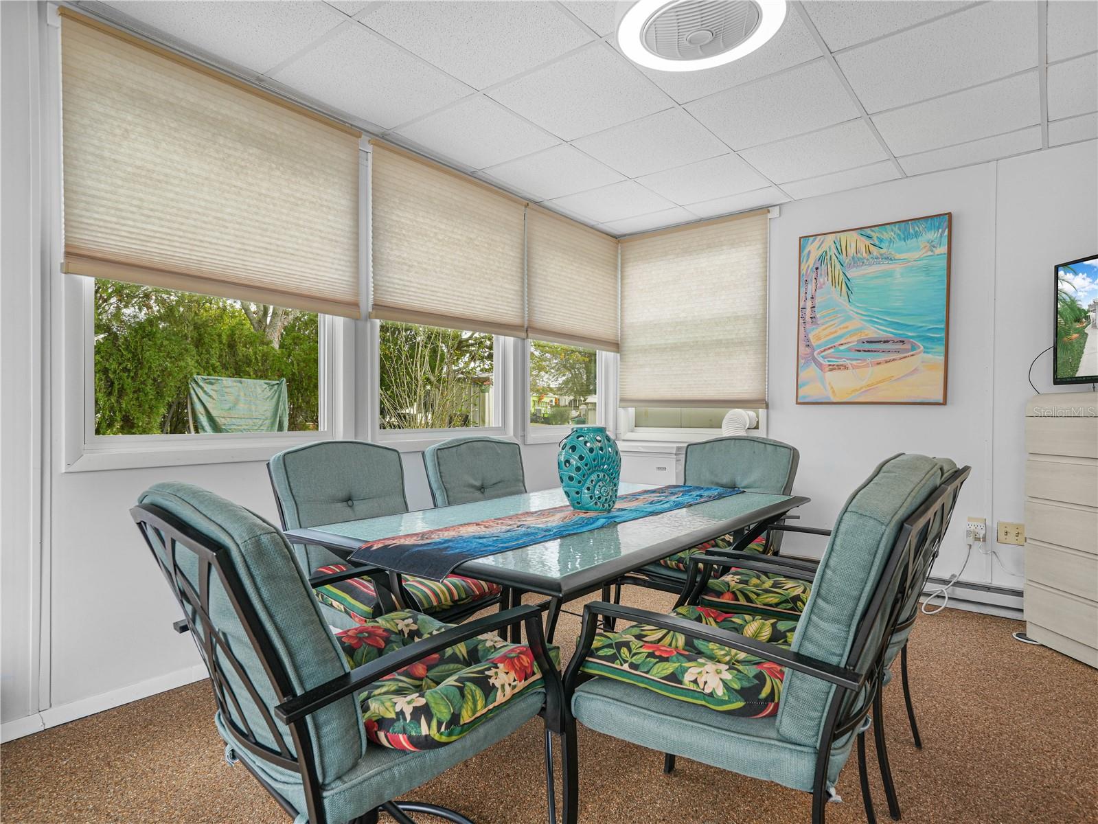 SADDLEBAG LAKE - Residential