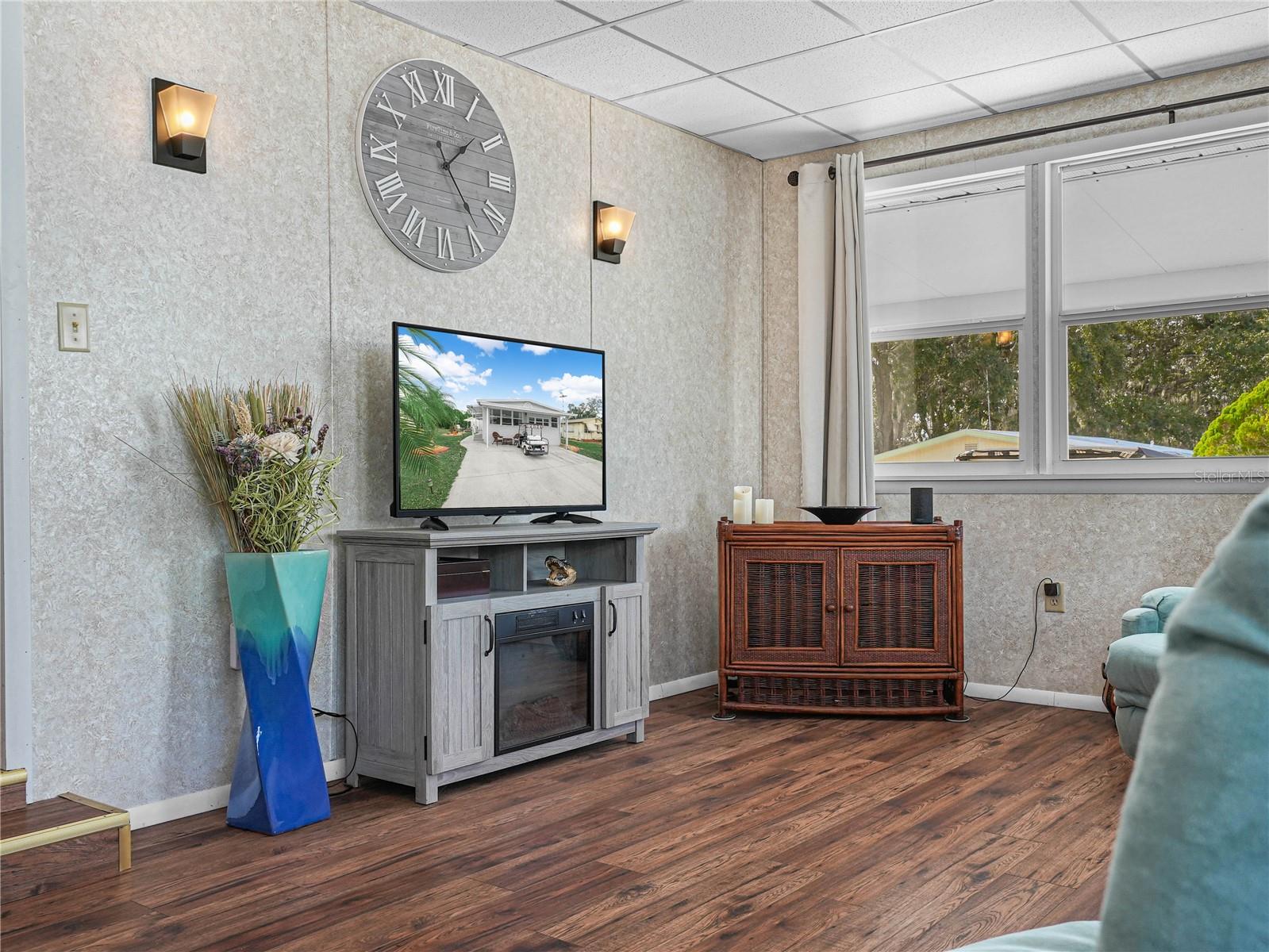 98 SILVERSIDES STREET