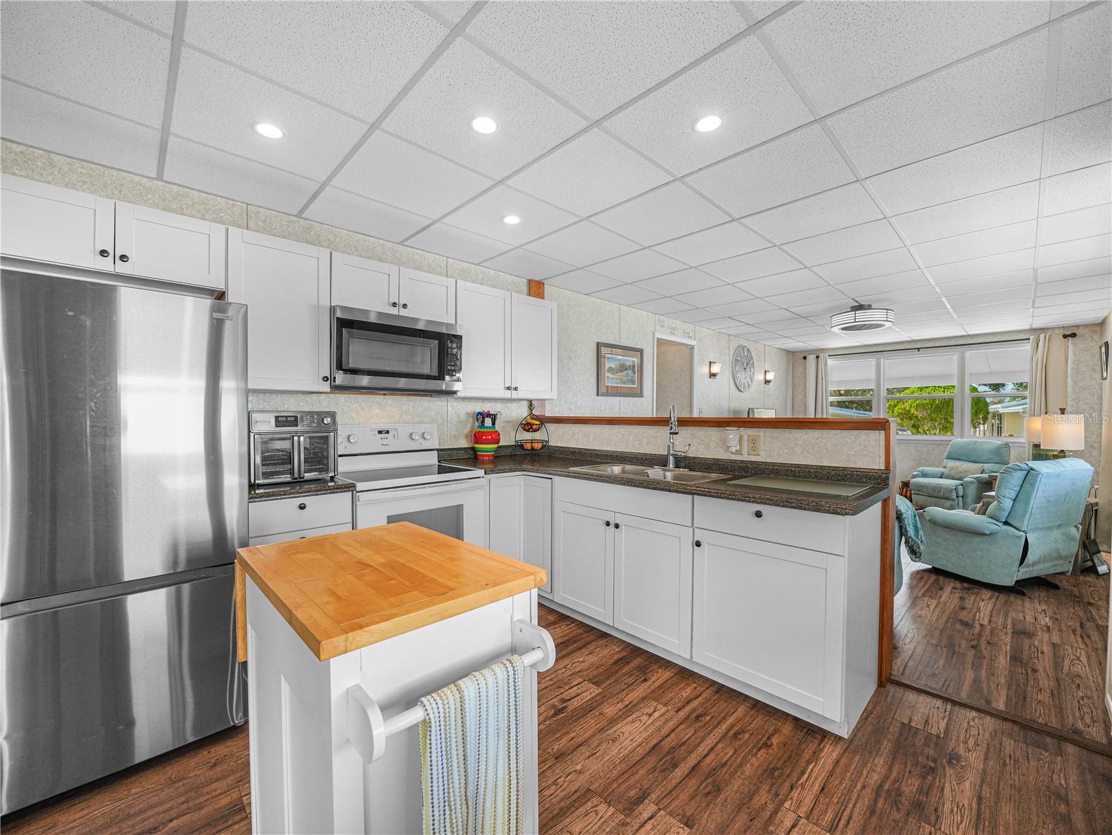 SADDLEBAG LAKE - Residential