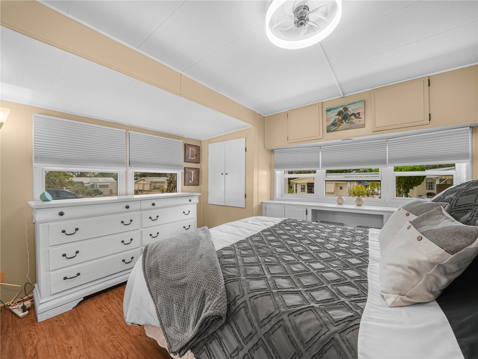 SADDLEBAG LAKE - Residential