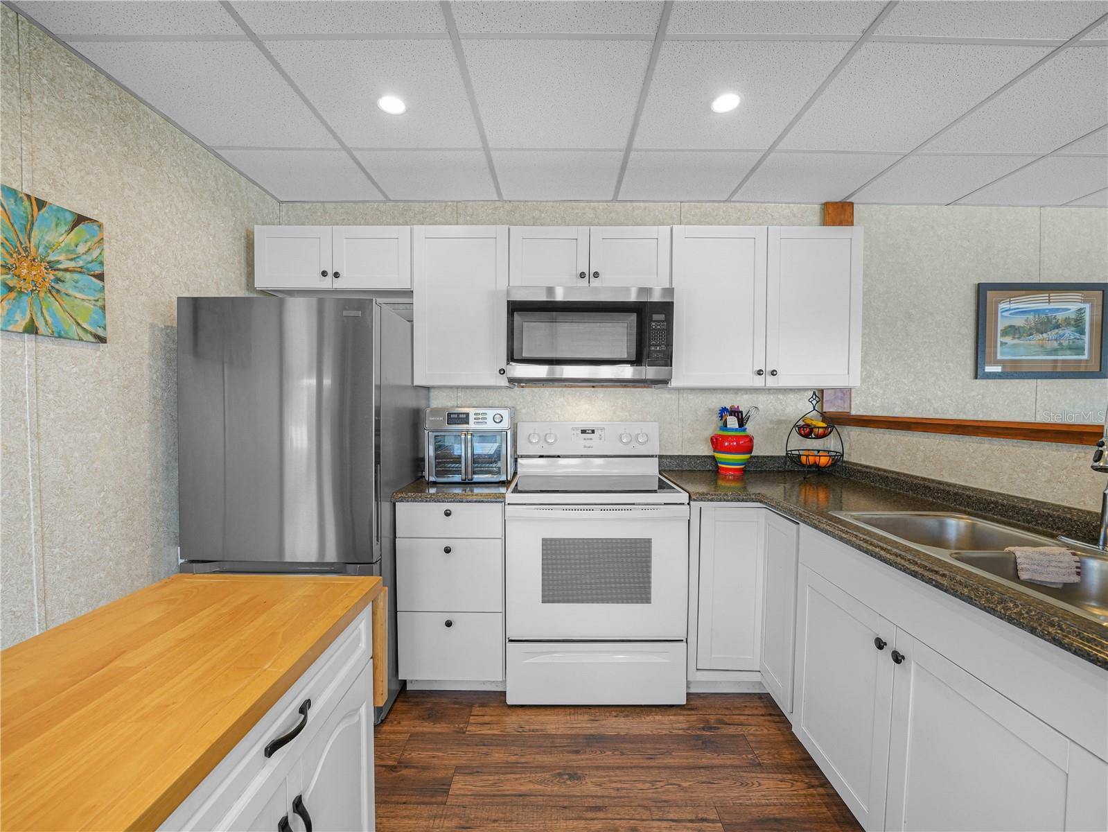 SADDLEBAG LAKE - Residential