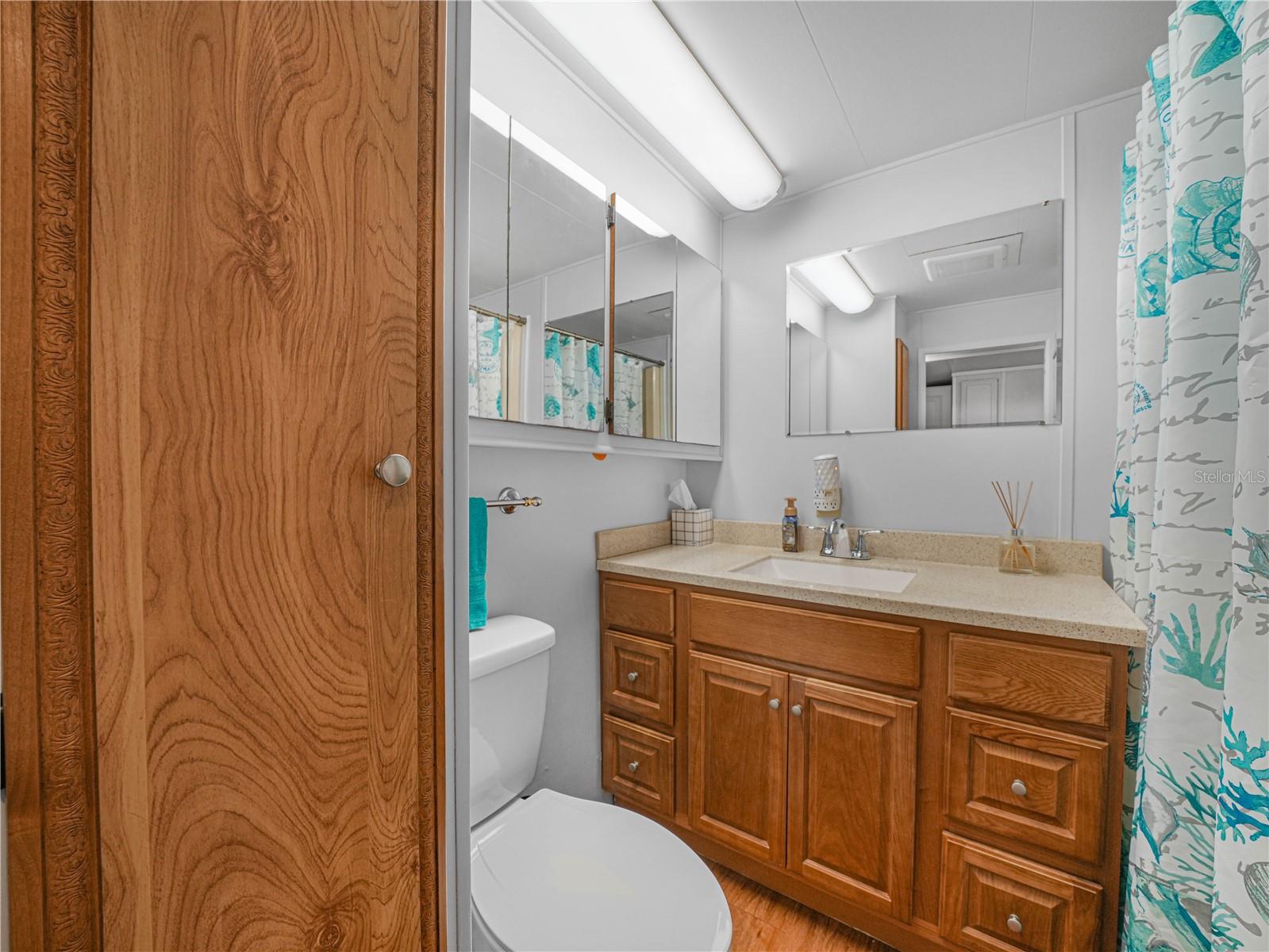 SADDLEBAG LAKE - Residential