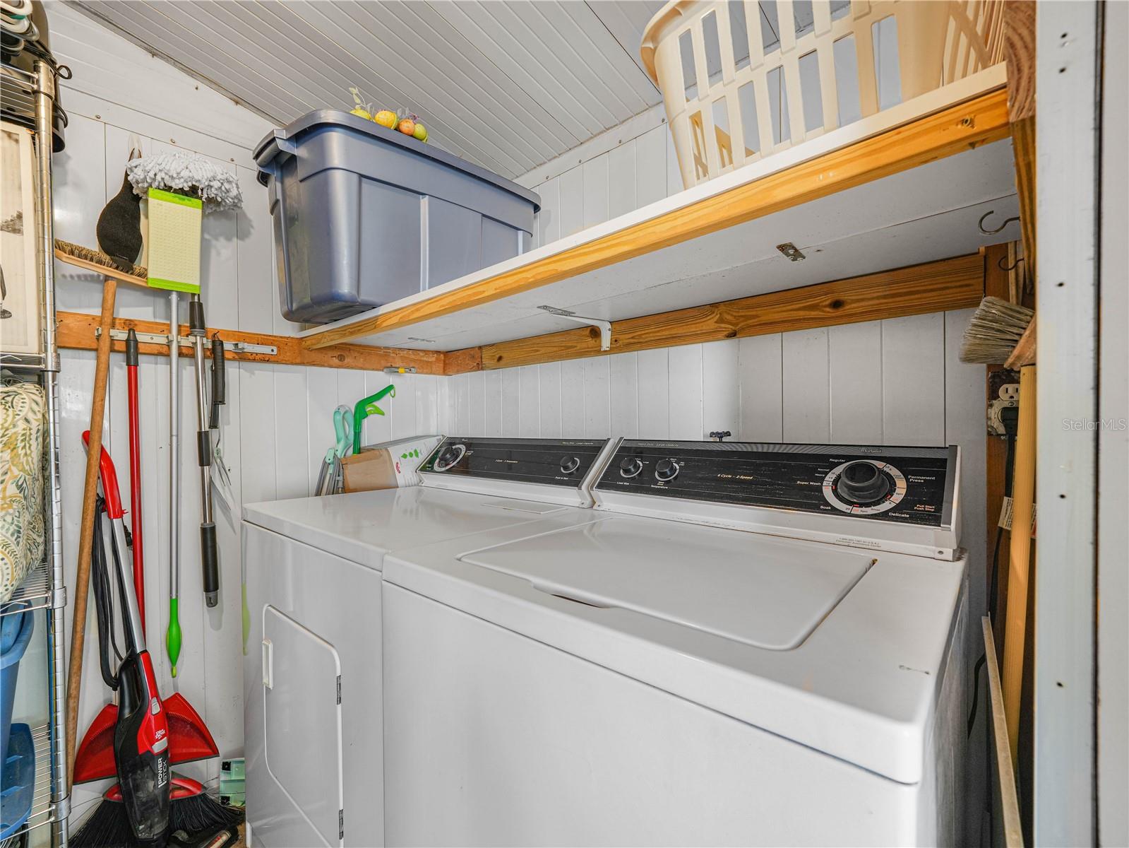 SADDLEBAG LAKE - Residential