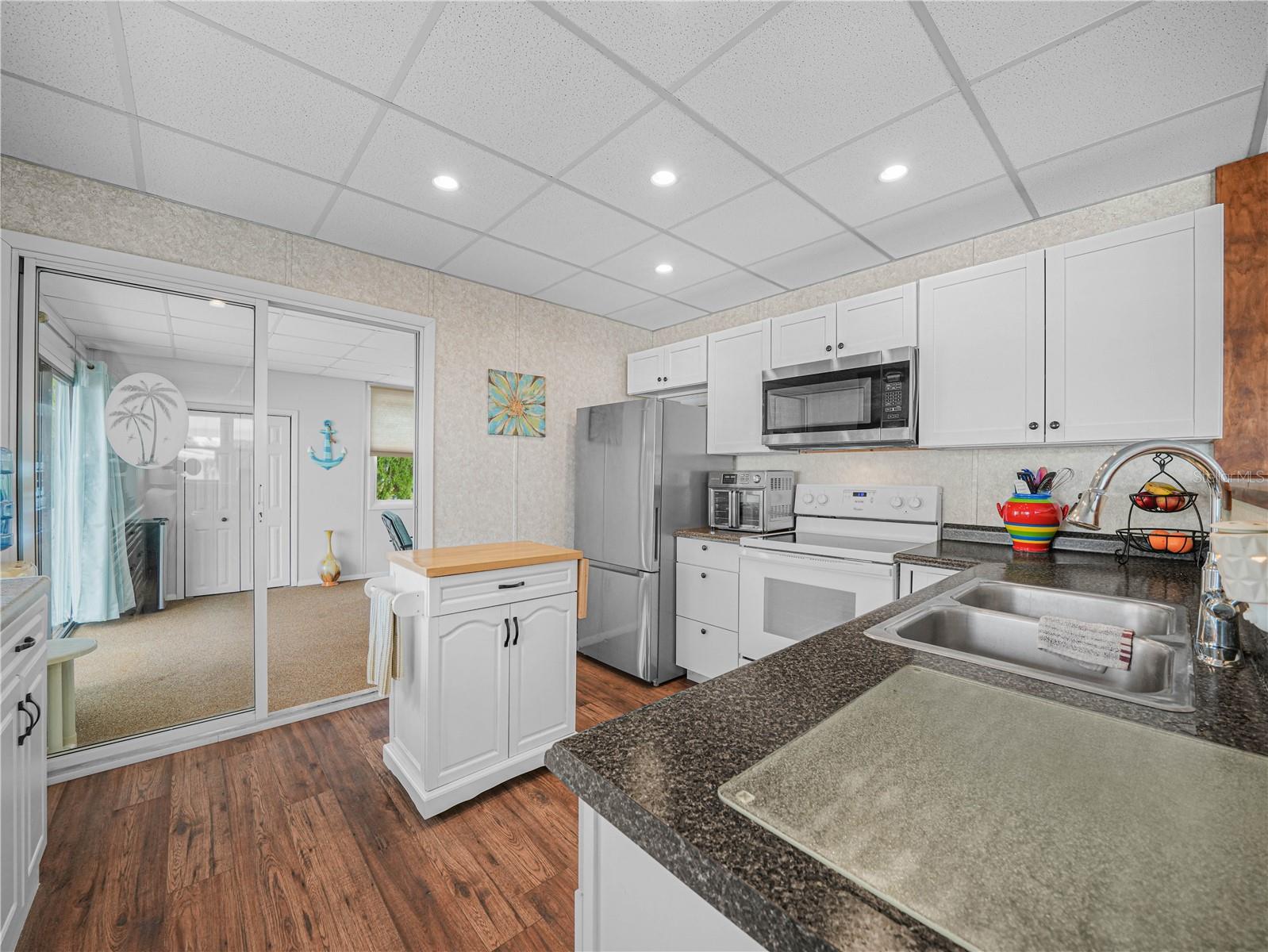 SADDLEBAG LAKE - Residential