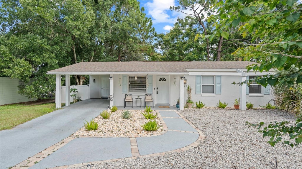 Photo of 1124 W Desoto Street, Clermont, FL 34711 (MLS # O6441376)
